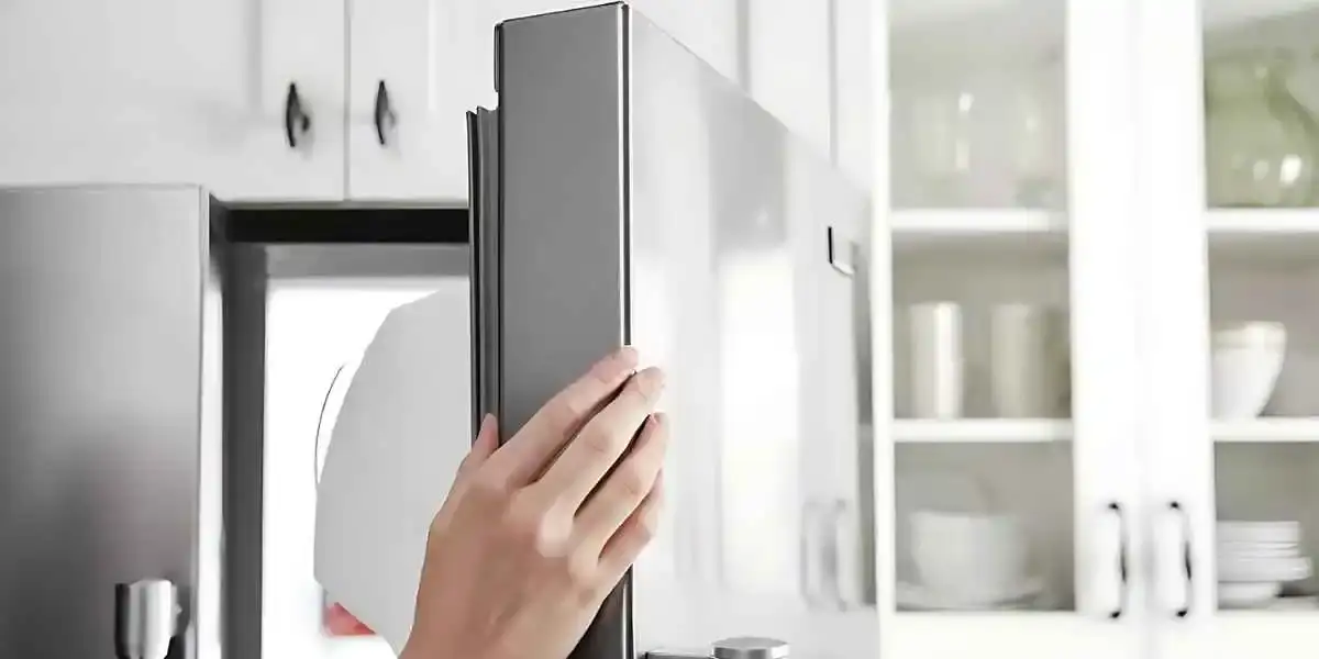 ge refrigerator noise stops when door open