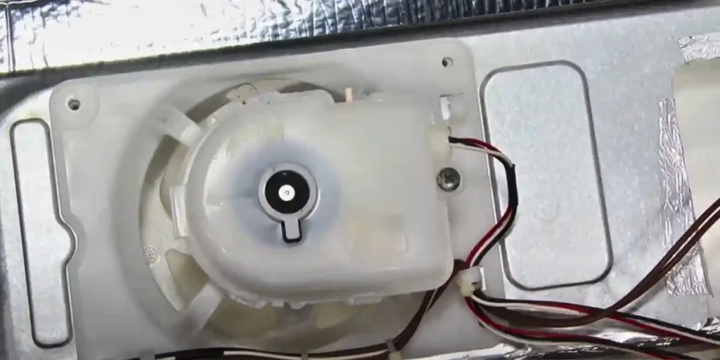 vibrating evaporator fan