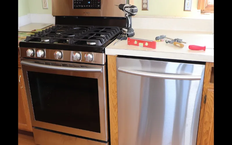 Can a Dishwasher Be Next to a Stove? Safe Layout Tips