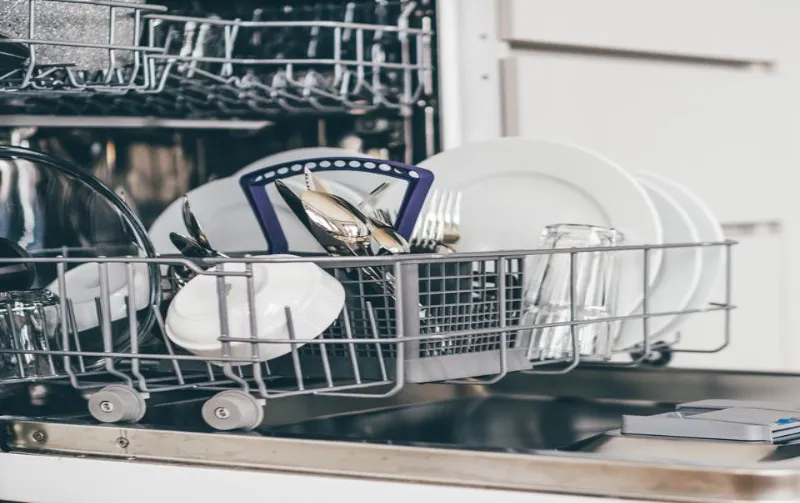 Does My Dishwasher Heat the Water: Ultimate Guide to Ensuring Optimal Performance