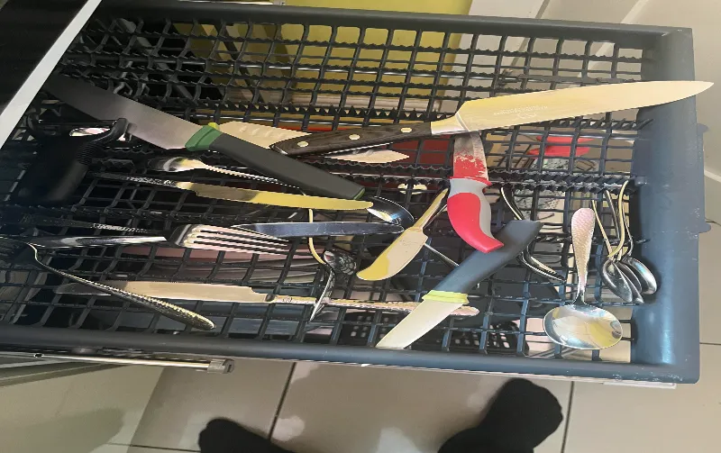 Does Putting Knives in the Dishwasher Dull Them: Expert Insights