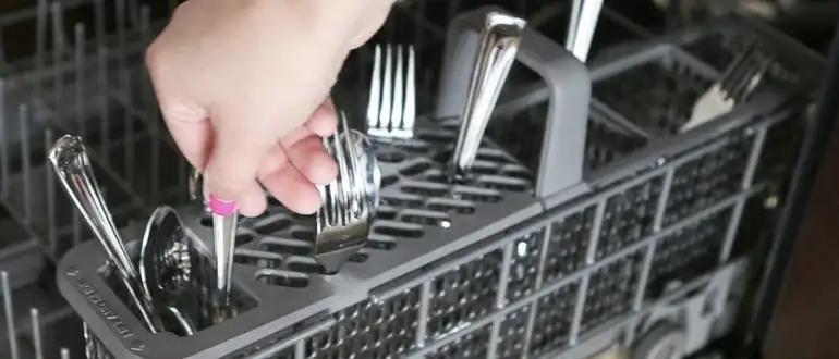 Can Silver Plated Cutlery Go In The Dishwasher? (Explained) 1 How To Wash Silver-Plated Cutlery In The Dishwasher