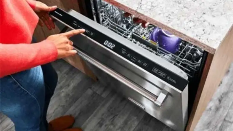 KitchenAid Dishwasher Clean Light Blinking 2 KitchenAid Dishwasher Clean Light Blinking 4 Times