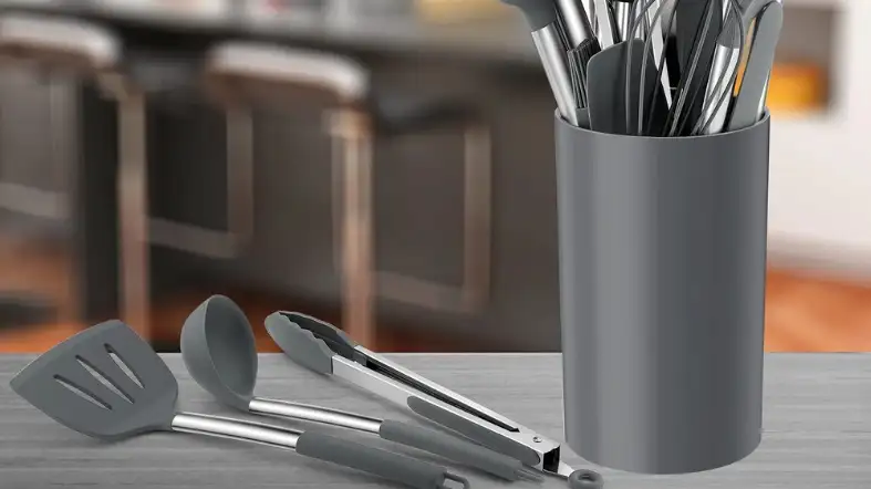 Nylon Vs Silicone Spatula: Pros and Cons of Each Spatula 2 Stick resistance