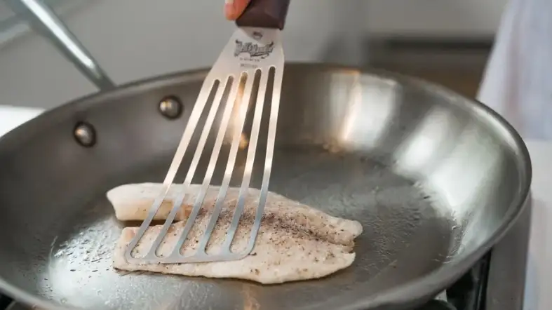 Can You Use Metal Spatula On Stainless Steel Pan? 2 Tips for Using a metal spatula on stainless steel pan