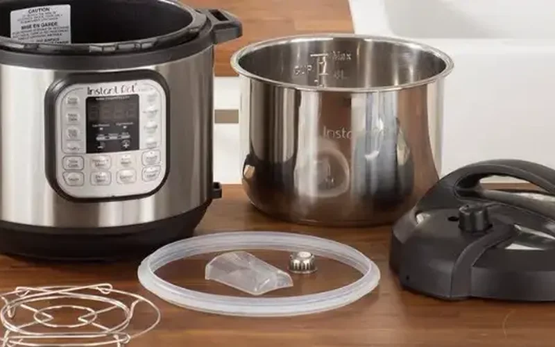 Can Instant Pot Lid Go In Dishwasher? All You Need To Know! 1 can instant pot lid go in dishwasher featured