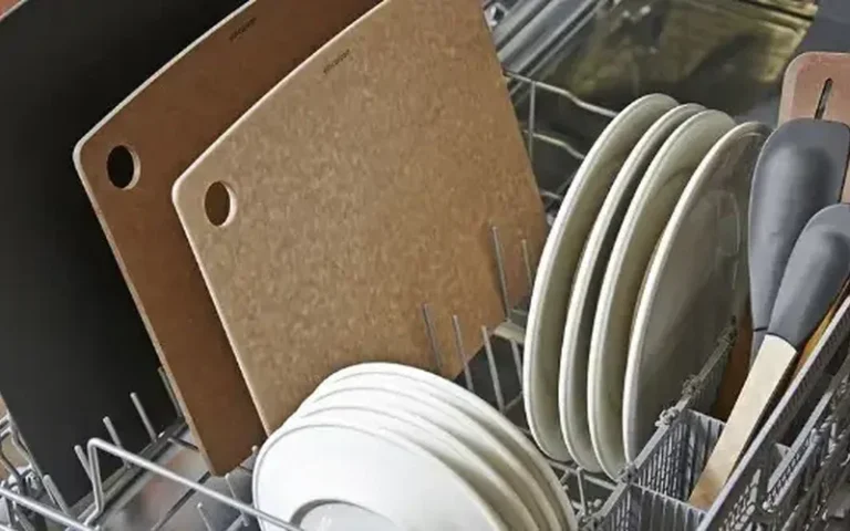 can wooden cutting boards go in the dishwasher featured